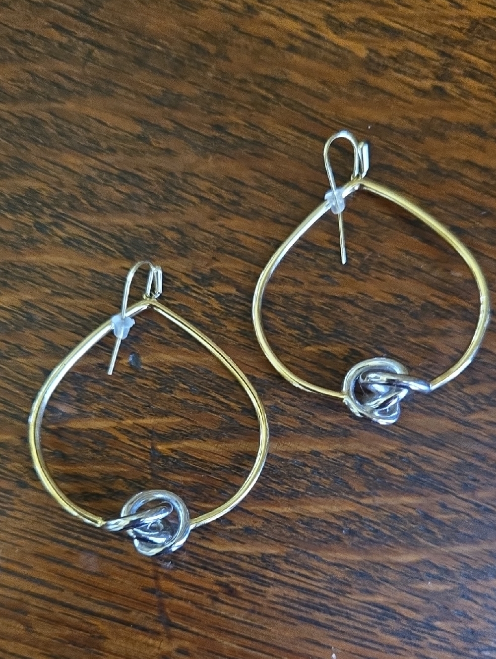 Kendra Scott Presleigh Love Knot Earrings In Gold With Silver Knots. - Picture 3 of 10